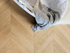 Třívrstvá dřevěná podlaha Lamett Ravello Chevron Natural