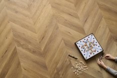 Plovoucí vinylová podlaha Arbiton Shape Match Amaron Chevron Georgetown Oak