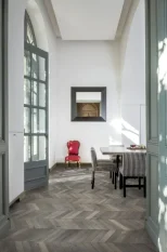 Třívrstvá dřevěná podlaha Kährs Dub Chevron Grey