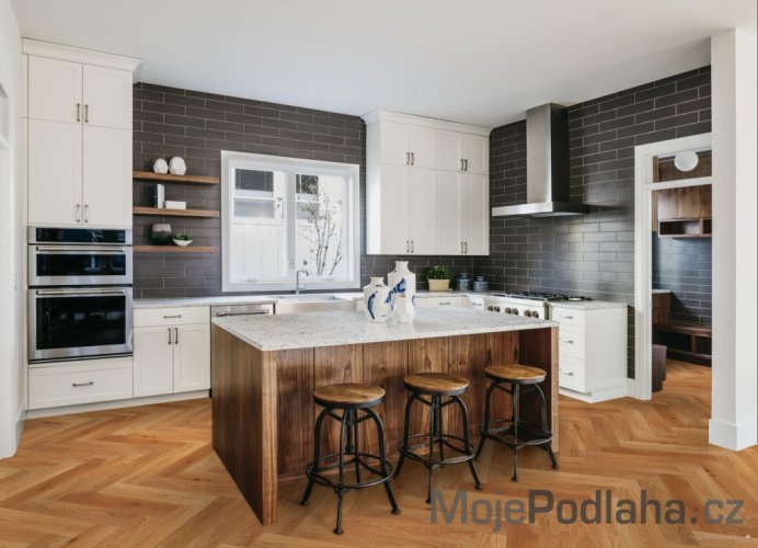 Dvouvrstvá dřevěná podlaha Vario Wood Dub Fishbone Natur