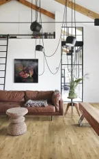 Třívrstvá dřevěná podlaha Kährs Dub Urban Brown Strip